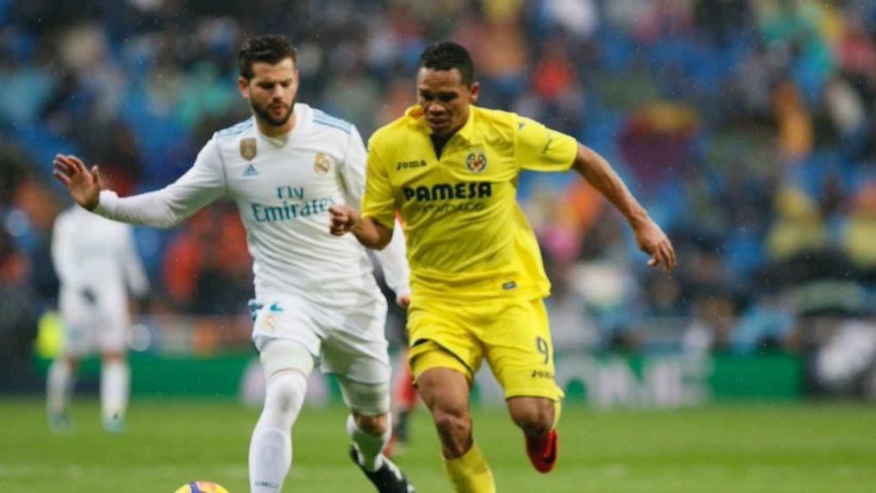 Nacho, contra Bacca. Foto: Manu Laya / El Bernabéu