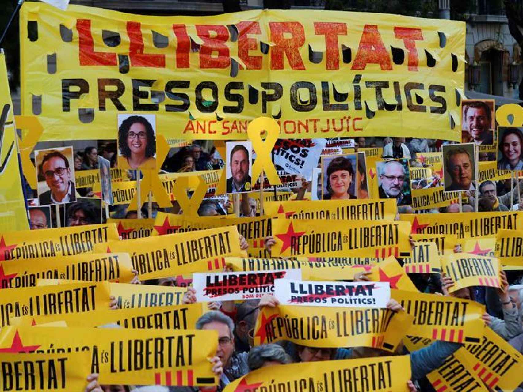 Concentración separatista para reclamar la libertad de los soberanistas en prisión.