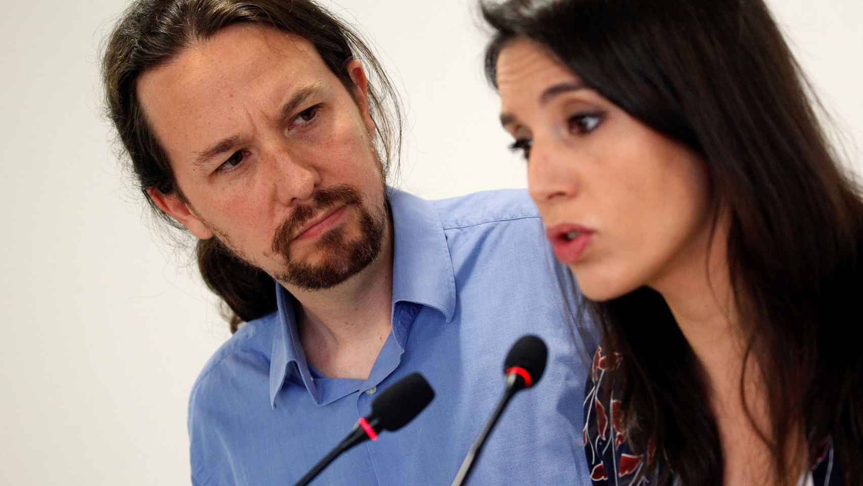 Pablo Iglesias e Irene Montero, durante su rueda de prensa.
