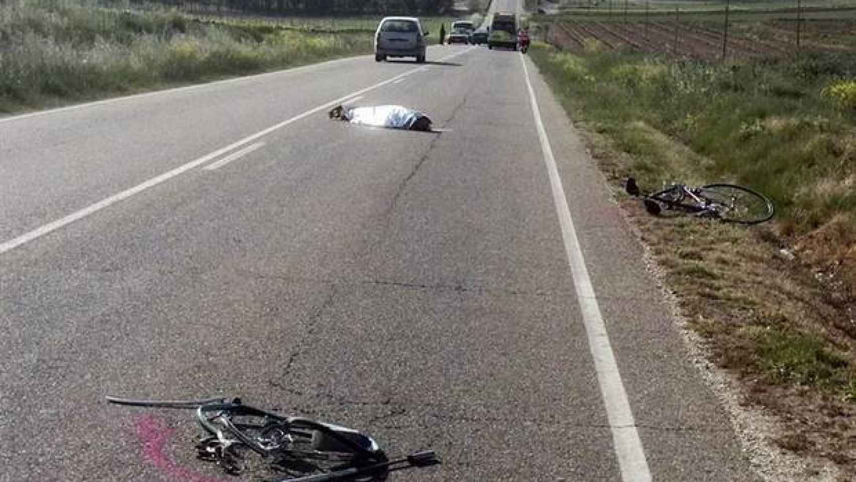Un ciclista muere tras ser arrollado.