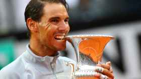 Nadal, con el título de campeón de Roma.