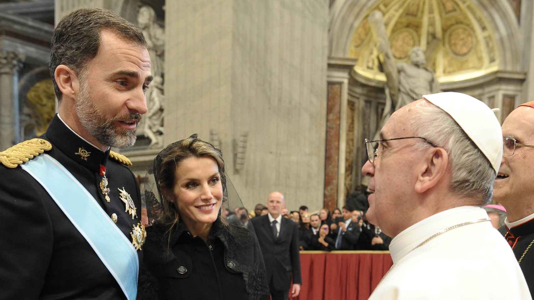 Los príncipes junto al Papa en marzo de 2013.