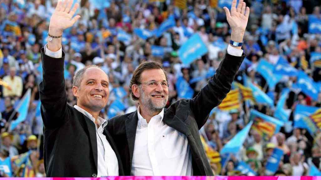 Mariano Rajoy y Francisco Camps en un mitin del PP celebrado en Valencia.
