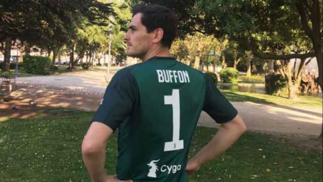 Iker Casillas homenajea a Buffon. Foto: Twitter (@juventusfc)