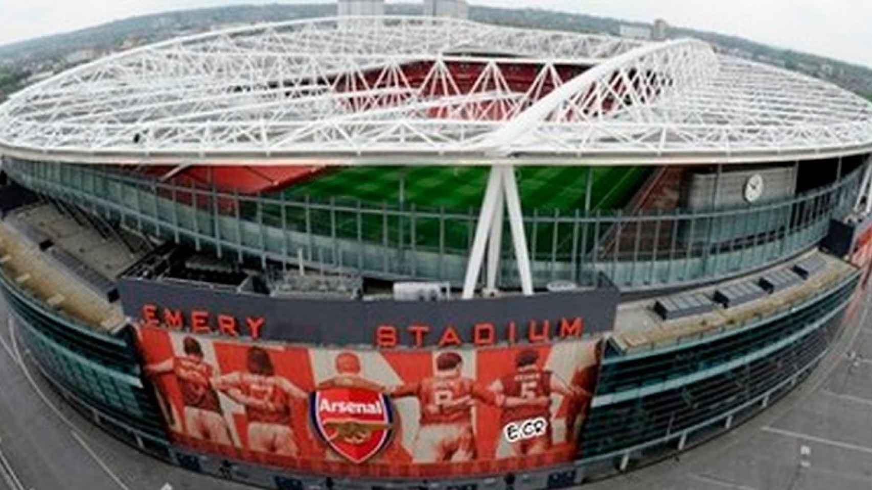 Las redes renombran el Emirates Stadium con la llegada de Unai Emery