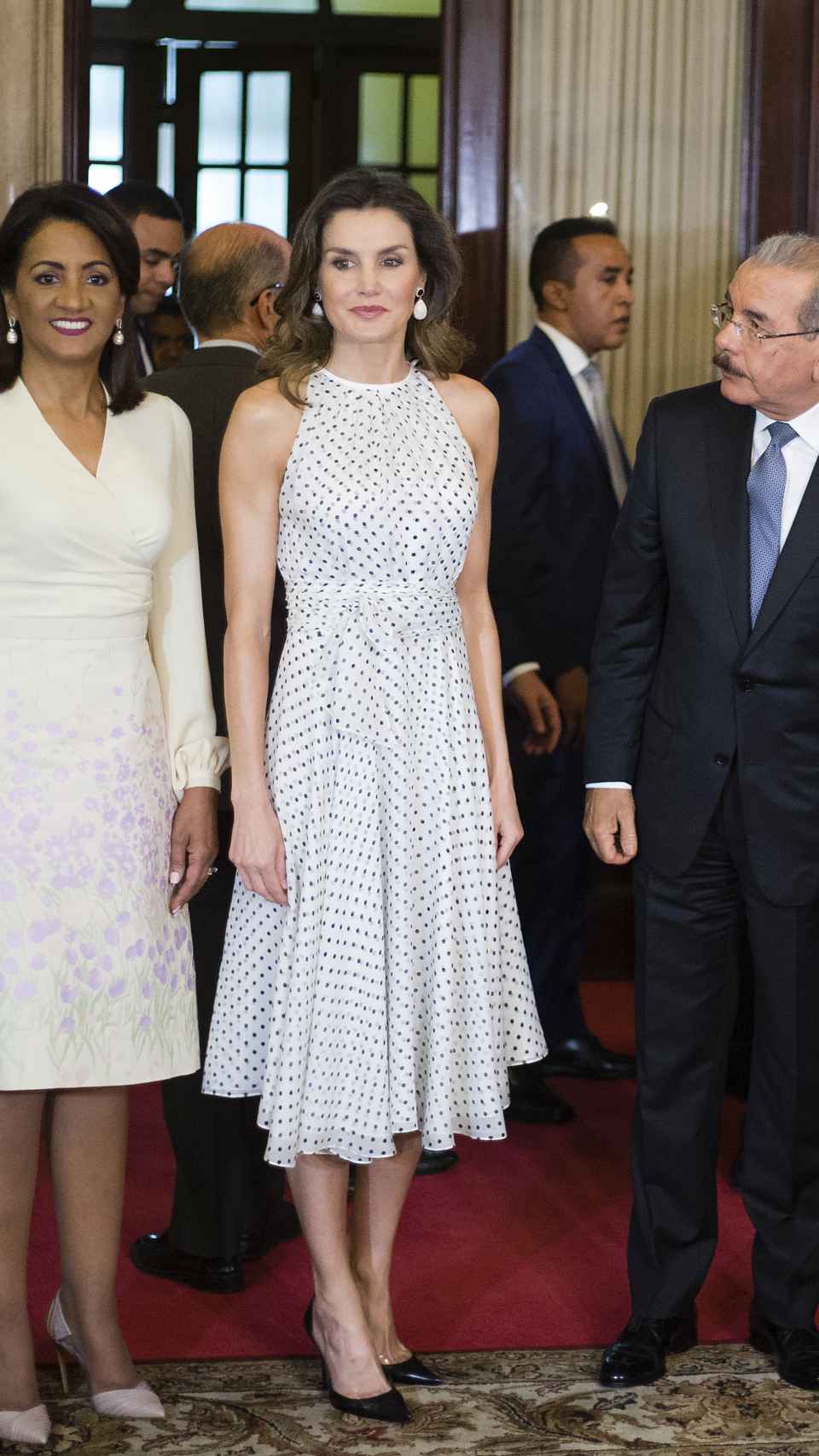 La reina Letizia con vestido de Carolina Herrera.