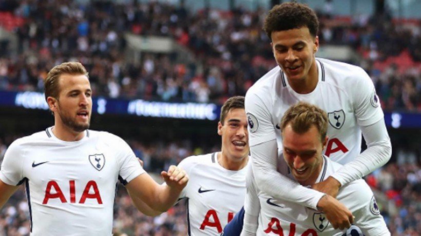 Los jugadores del Tottenham celebrando un gol. | Foto: Instagram (@spursofficial)