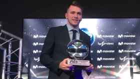 Luka Doncic recibe el MVP de la ACB