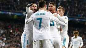 Los jugadores del Real Madrid celebran un gol en el Santiago Bernabéu.