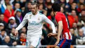 Gareth Bale ante Savic. Foto: Pedro Rodriguez/El Bernabéu