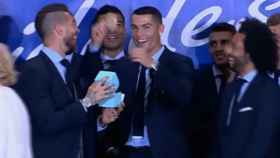 Cristiano Ronaldo con la famosa medalla de chocolate de Carmena