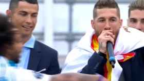 Sergio Ramos cantando en Cibeles