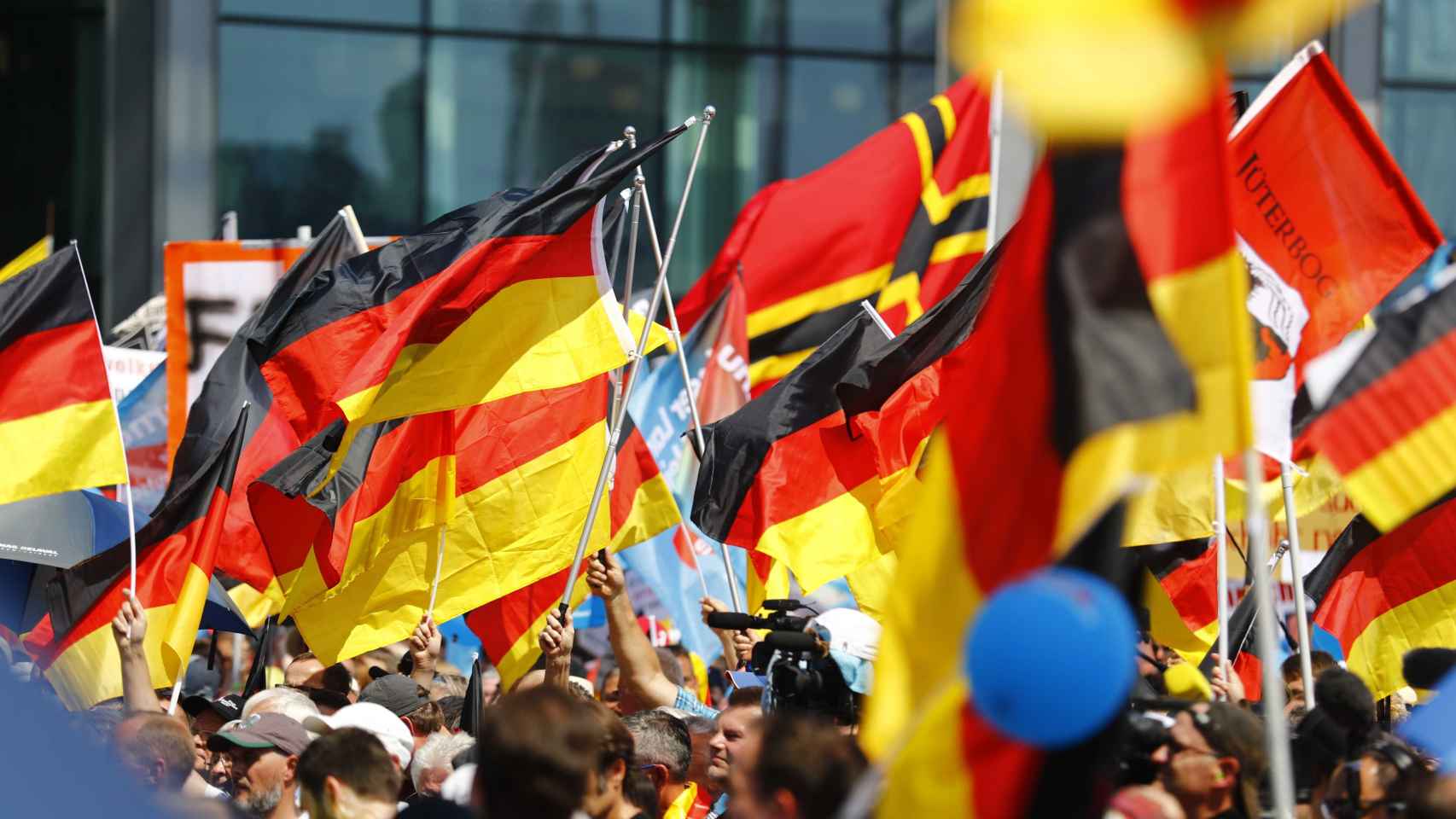 Más de 5.000 fieles de la AfD se citaron en Berlín, un feudo de la izquierda alemana.