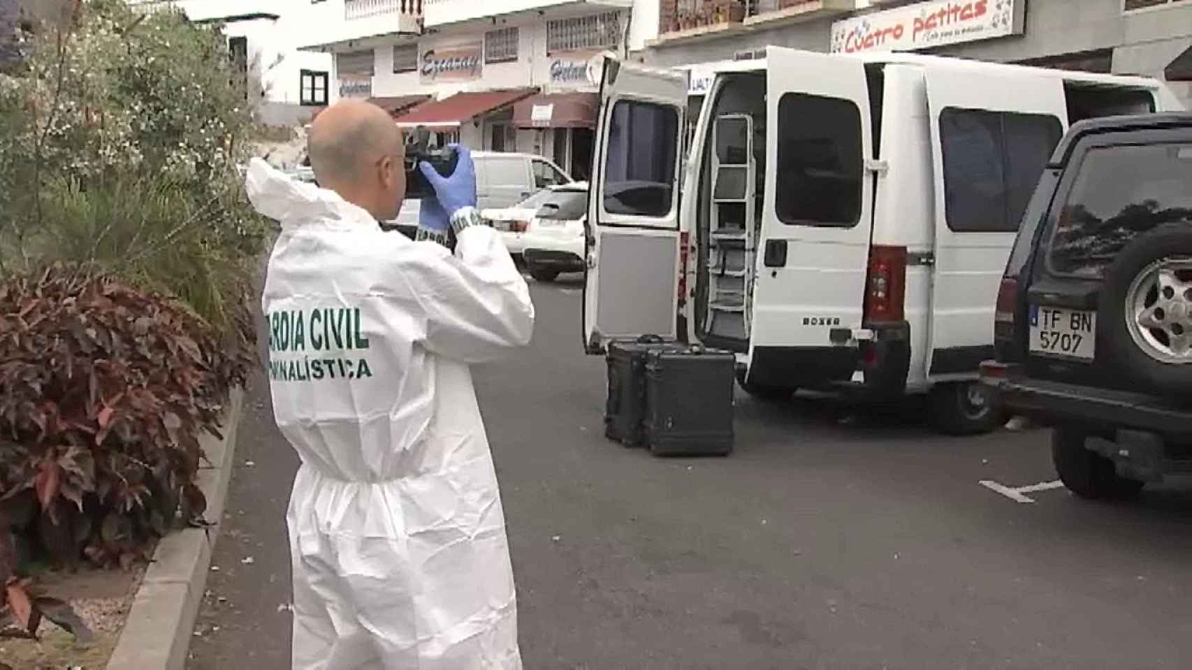 La Guardia Civil, en el lugar en el que hallaron a un bebé muerto en Tenerife
