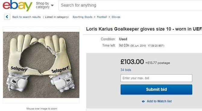 Subastan los guantes de Karius.