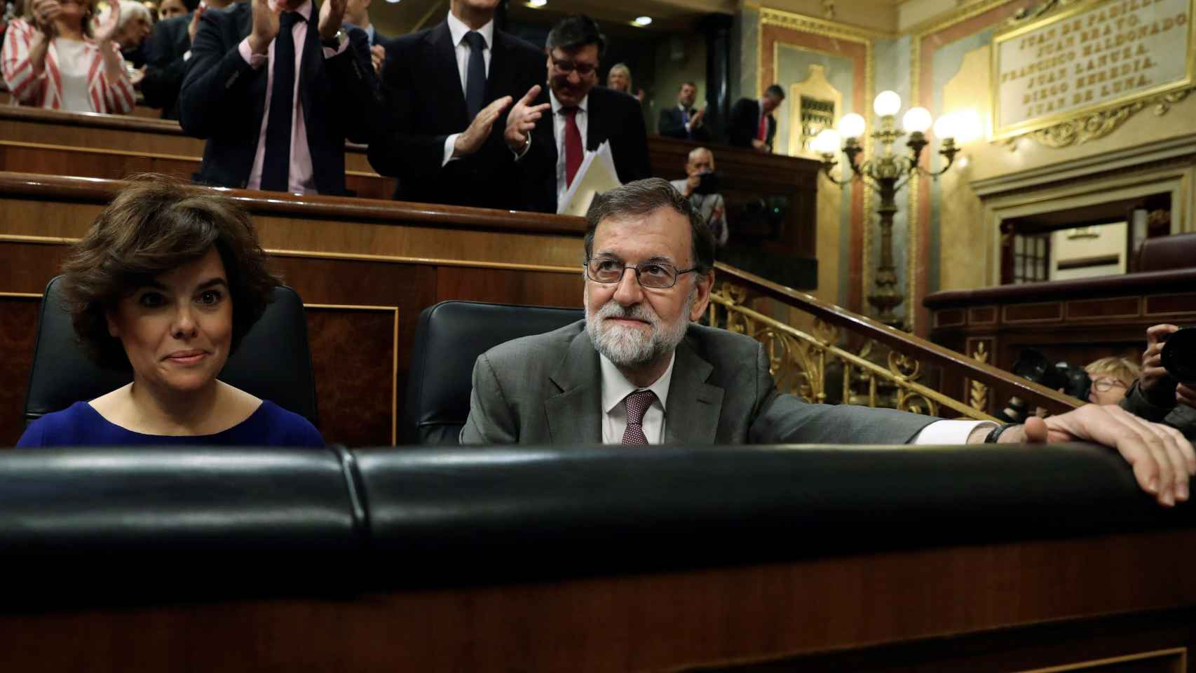 El presidente del Gobierno, Mariano Rajoy, se somete al control de la oposición en el pleno del Congreso