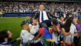 Manteo a Zidane tras ganar La Liga 33