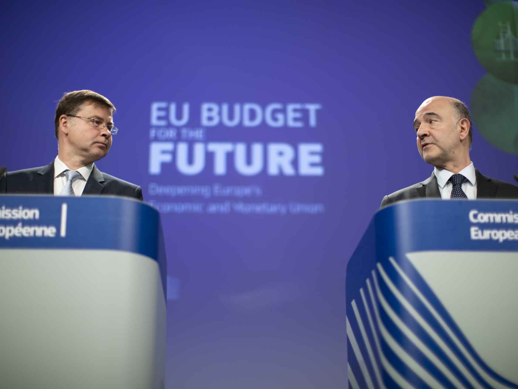 Los comisarios Valdis Dombrovskis y Pierre Moscovici