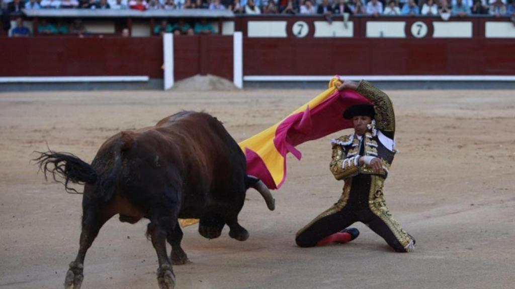 Larga cambiada de Cayetano al sexto