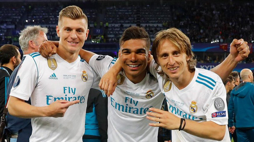 Casemiro junto a Modric y Kroos tras ganar La Decimotercera