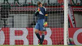 Neuer se lamenta tras el primer gol austríaco.