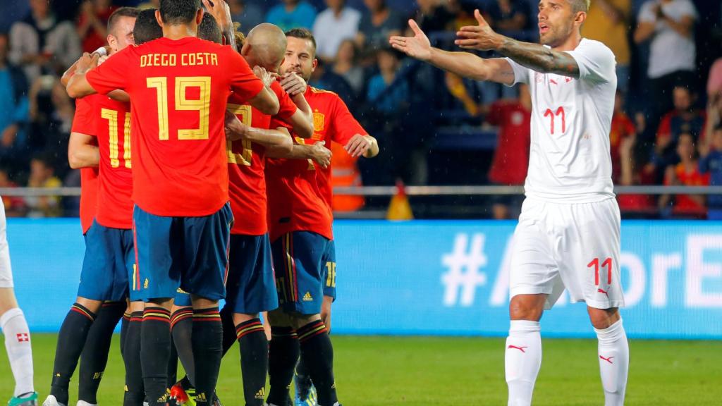Dorsales oficiales de España para el Mundial de de España', para Saúl Ñíguez