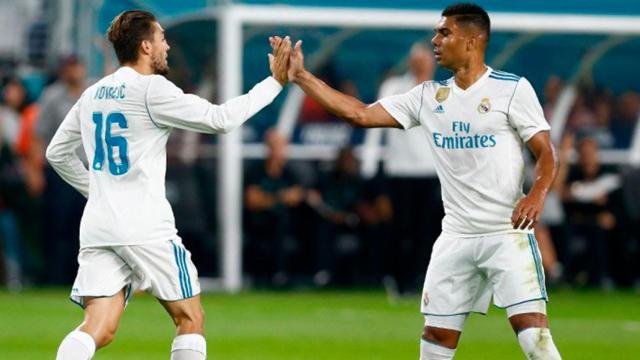 Kovacic y Casemiro celebran un gol del croata