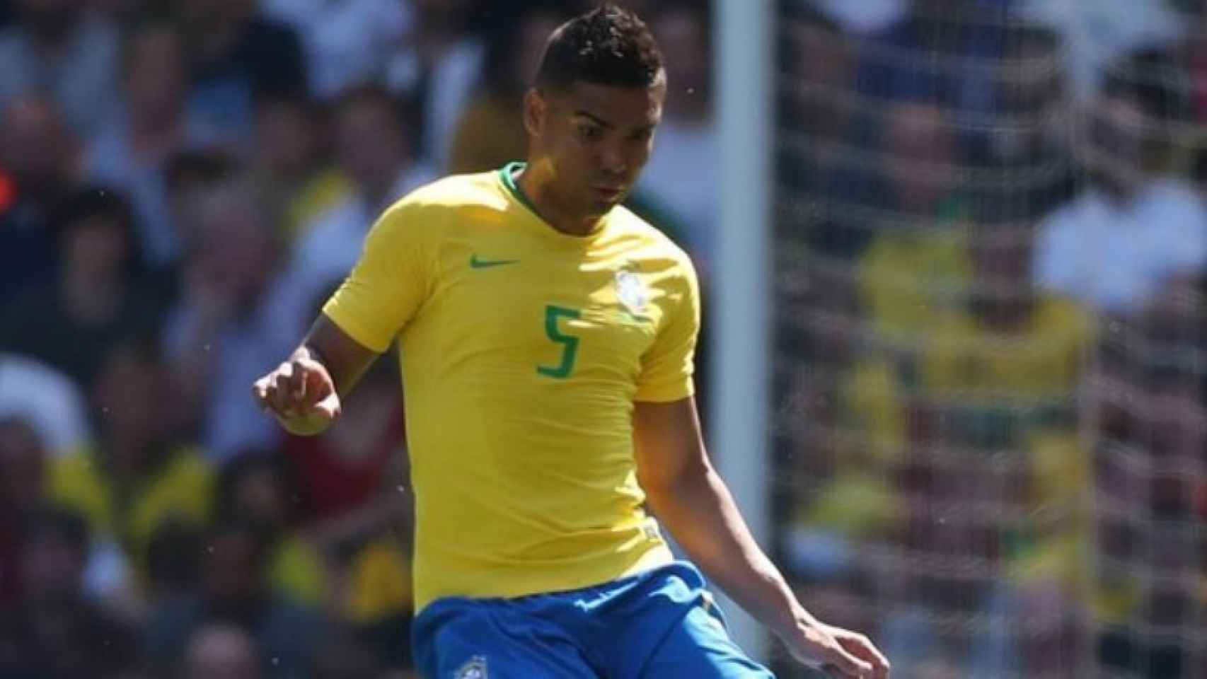 Casemiro durante el partido de Brasil. Foto: Twitter (@CBF_futebol).