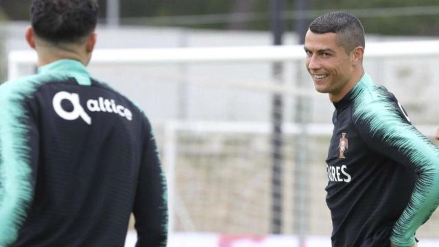 Cristiano Ronaldo en el entrenamiento con su selección. Foto: Twitter (@selecaoportugal)