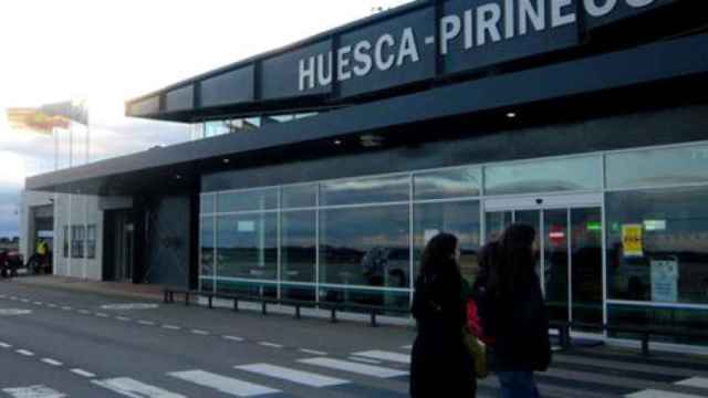 Imagen exterior del aeropuerto de Huesca.