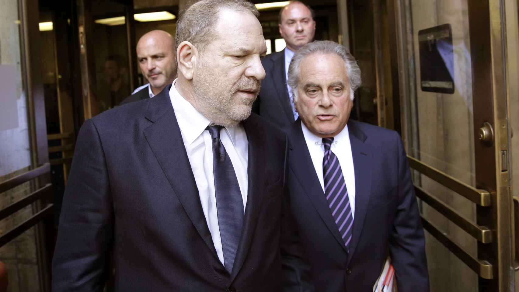 Harvey Weinstein y su abogado, Benjamin Brafman.