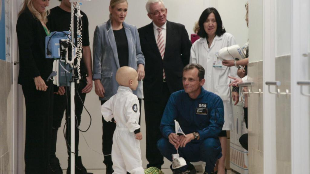 Pedro Duque durante la inauguración de la Estación Lunar de la Fundación Juegaterapia en el Hospital General Gregorio Marañón en Madrid.