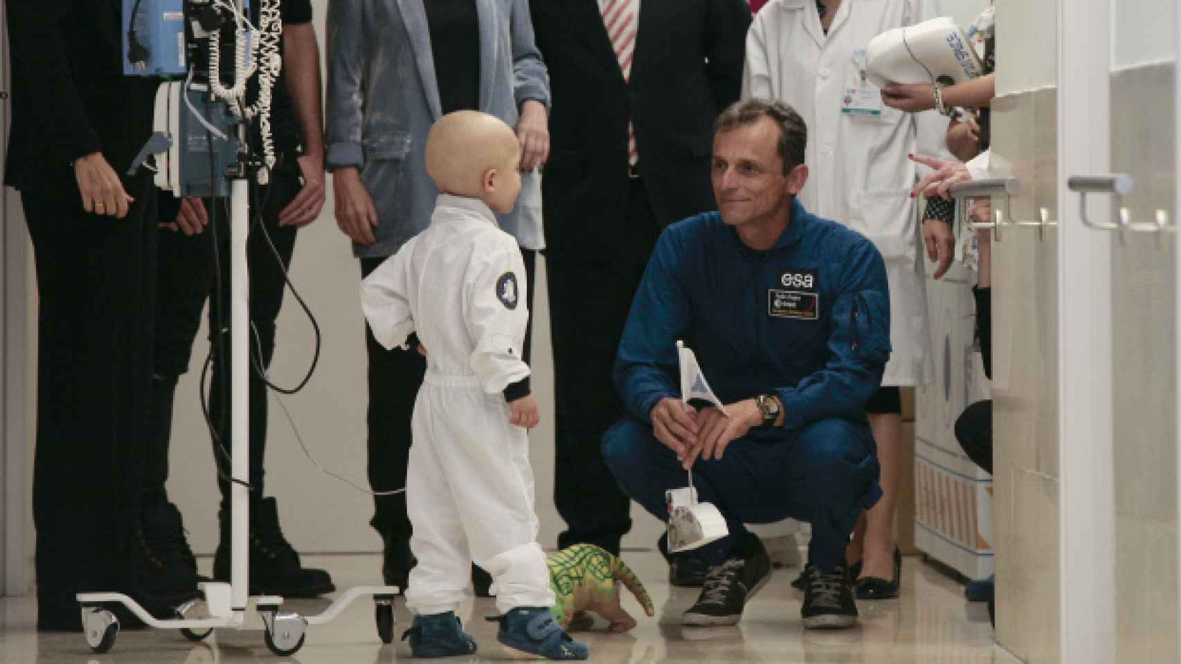 Pedro Duque durante la inauguración de la Estación Lunar de la Fundación Juegaterapia en el Hospital General Gregorio Marañón en Madrid.