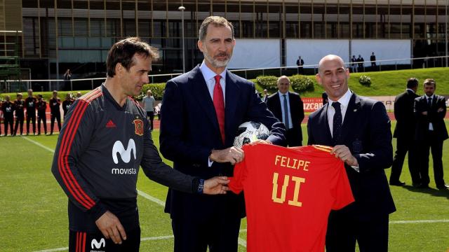 Julen Lopetegui, Felipe VI y Luis Rubiales.