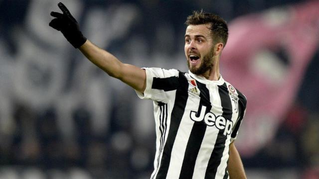 Pjanic con la Juventus. Foto juventus.com