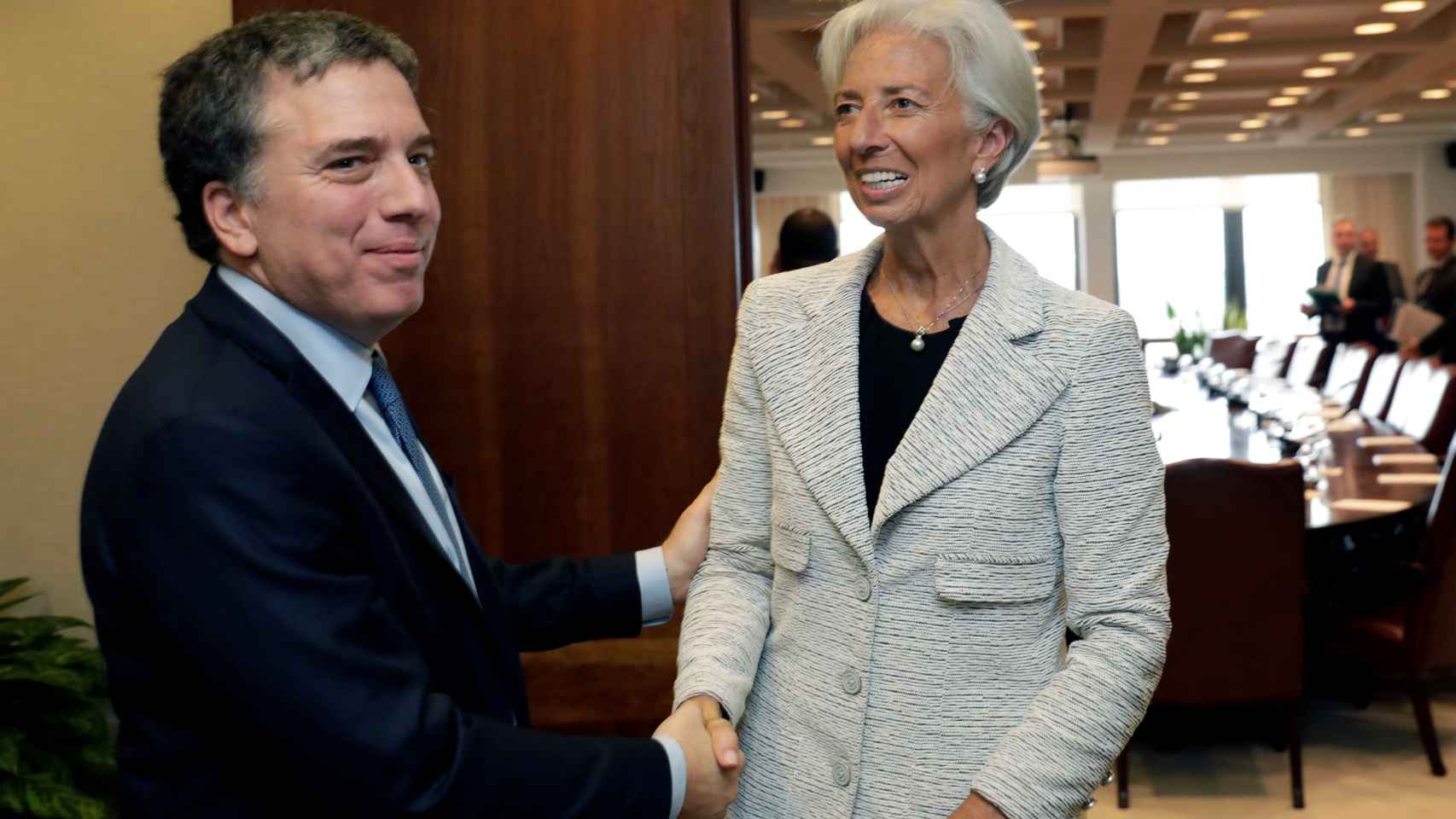 Nicolás Dujovne, ministro de Hacienda de Argentina. Y la presidenta del FMI, Christine Lagarde.