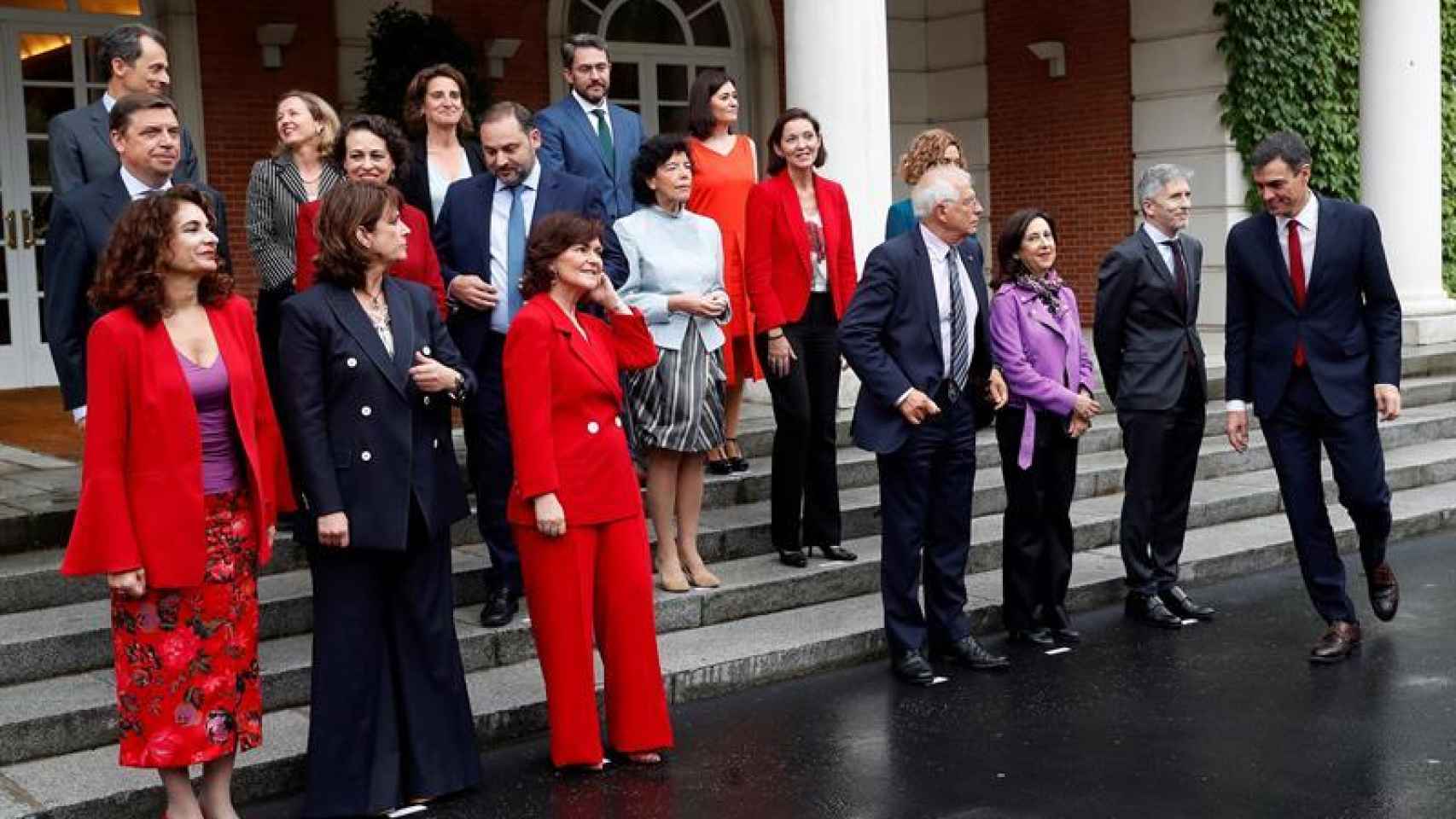 Sánchez, junto a los miembros de su Gobierno.