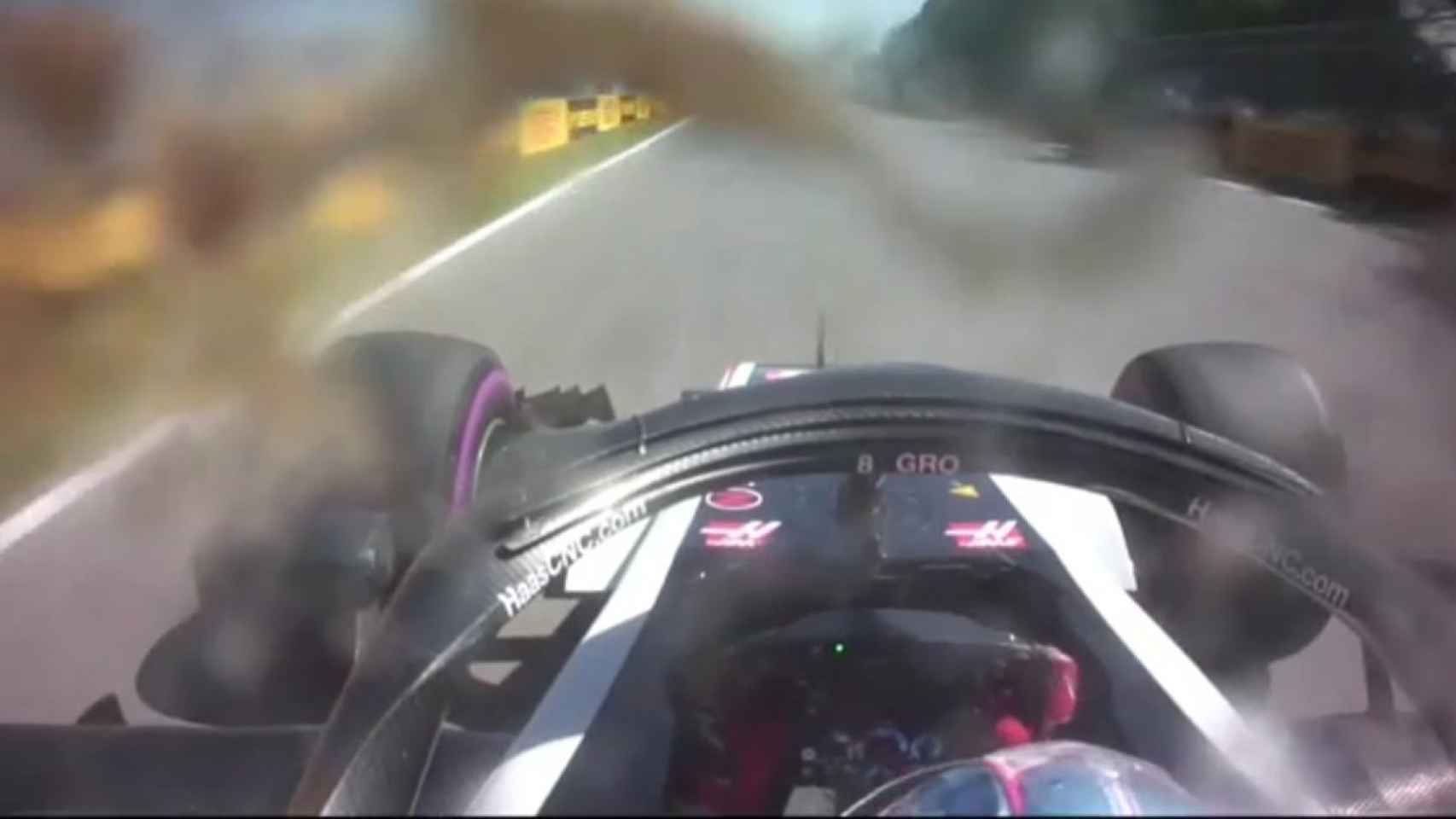 La cámara subjetiva de Grosjean momentos después del accidente.