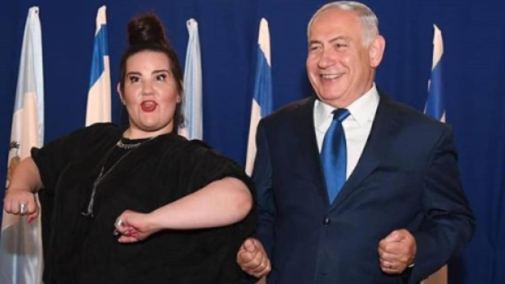 Netta junto a Benjamin Netanyahu.