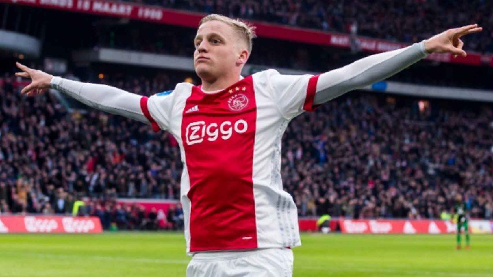 De Jong celebra un gol con el Ajax. Foto: ajax.nl