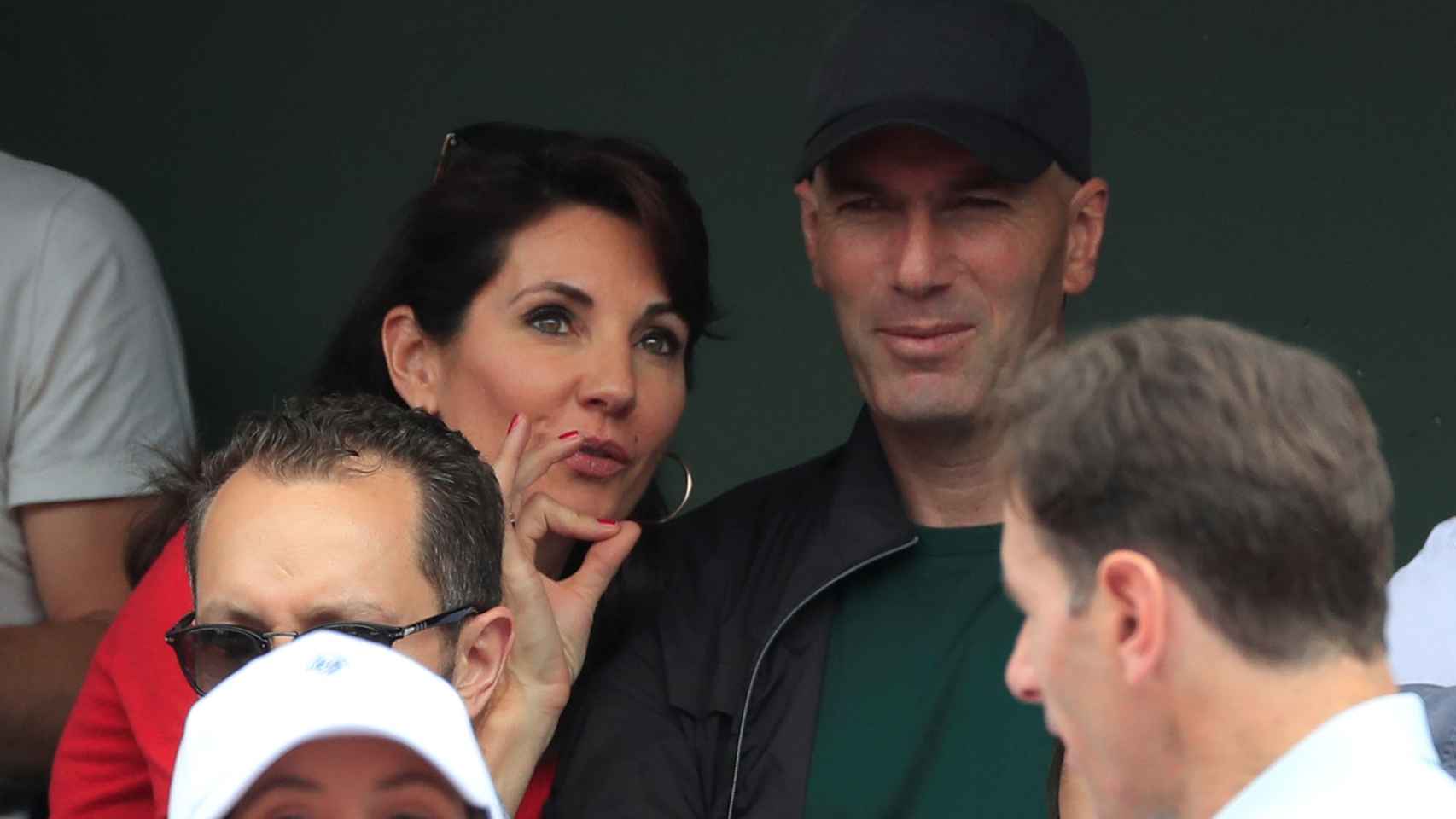 Zidane junto a su esposa en Roland Garros.
