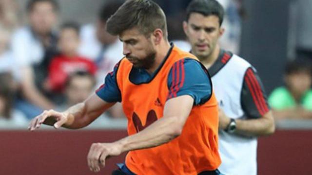 Piqué entrena con la Selección. Foto sefutbol.com