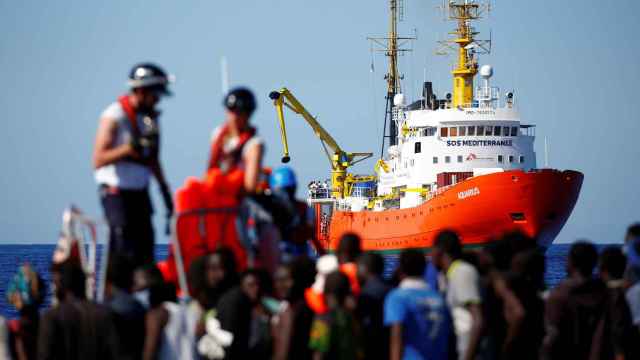 Ni Italia ni Malta quieren desembarcar a los más de 600 migrantes del Aquarius