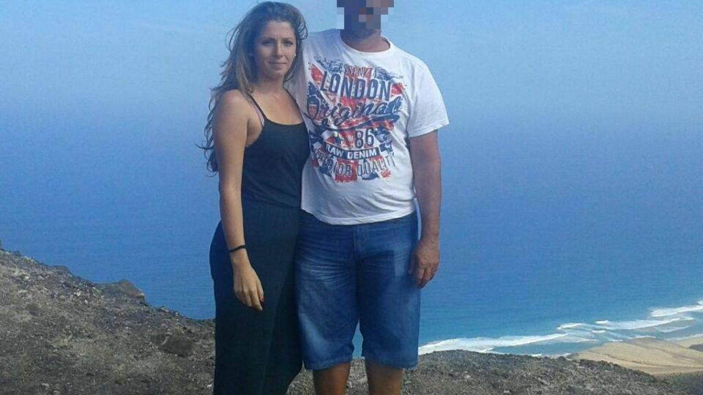 Vanesa en una imagen junto a su padre.