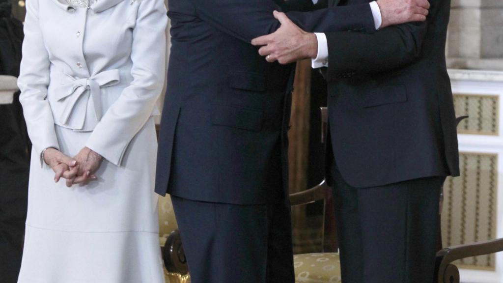 Juan Carlos y Felipe VI en el día de la abdicación. Gtres.
