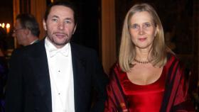 El fotógrafo y dramatugo francés Jean Claude Arnault y su esposa, Katarina Frostenson, académica de la institución.