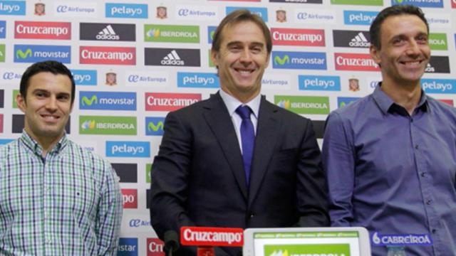 Lopetegui junto a Óscar Caro y Pablo Sanz. Foto: sefutbol.com