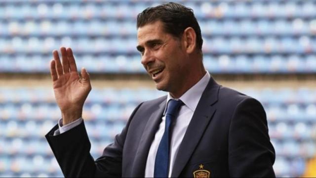 Fernando Hierro, seleccionador español. Foto: Twitter (@eltransistorOC).