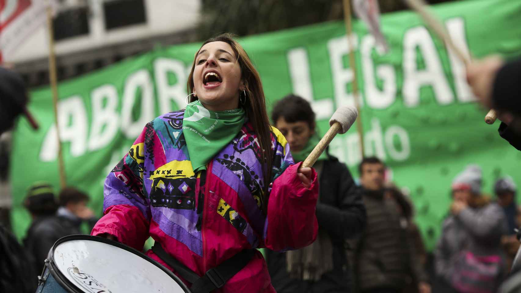 Manifestantes en la plaza del Congreso argentino