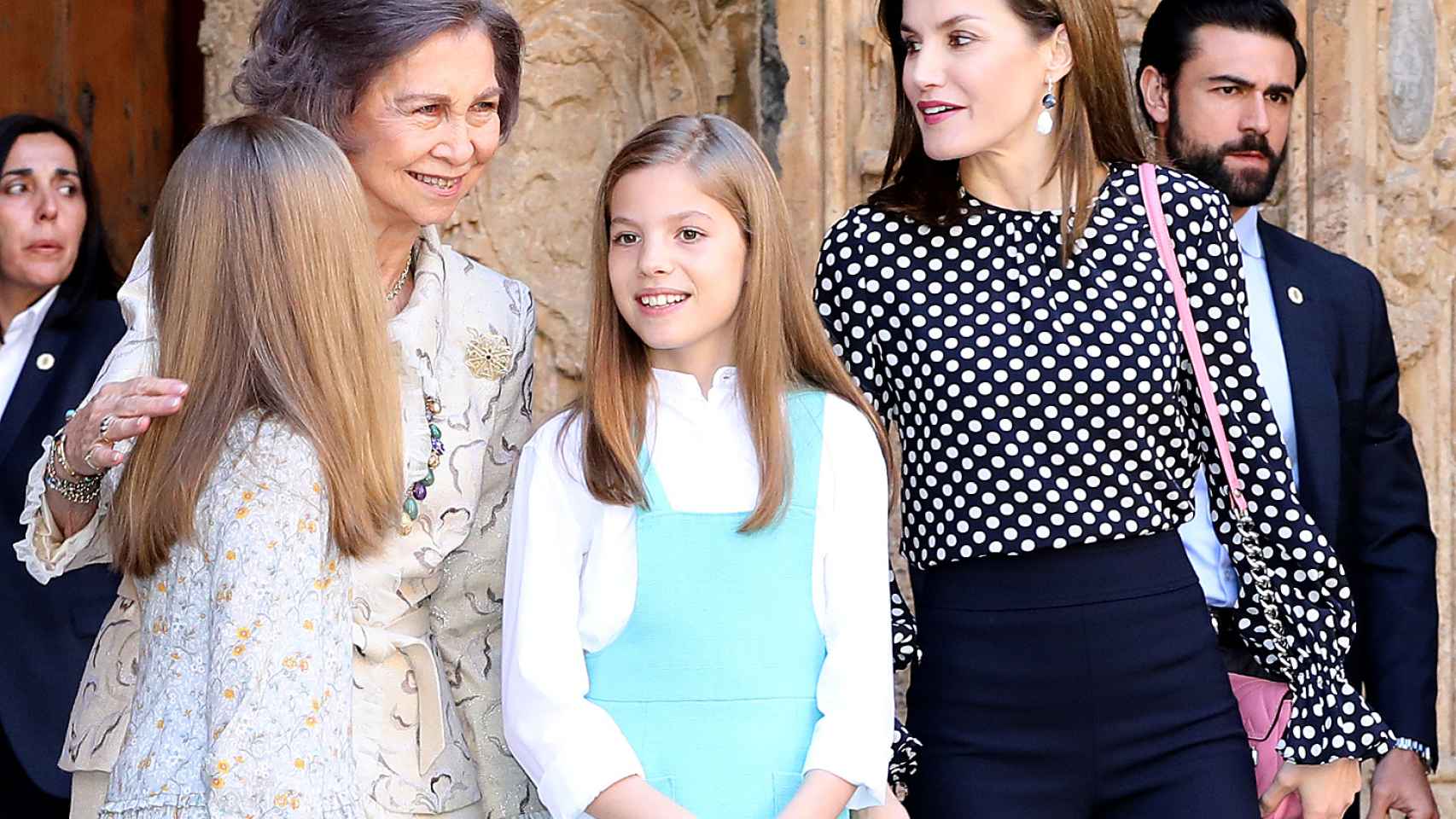 La reina Letizia, sus hijas, Leonor y Sofía, y la emérita Sofía en Palma.